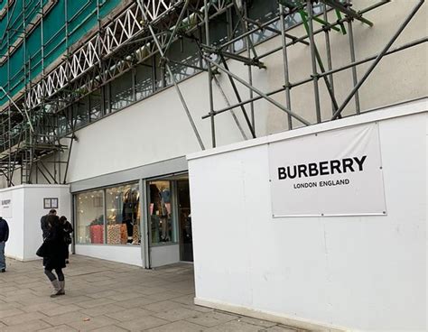 burberry factory london opening hours|Burberry factory shop London online.